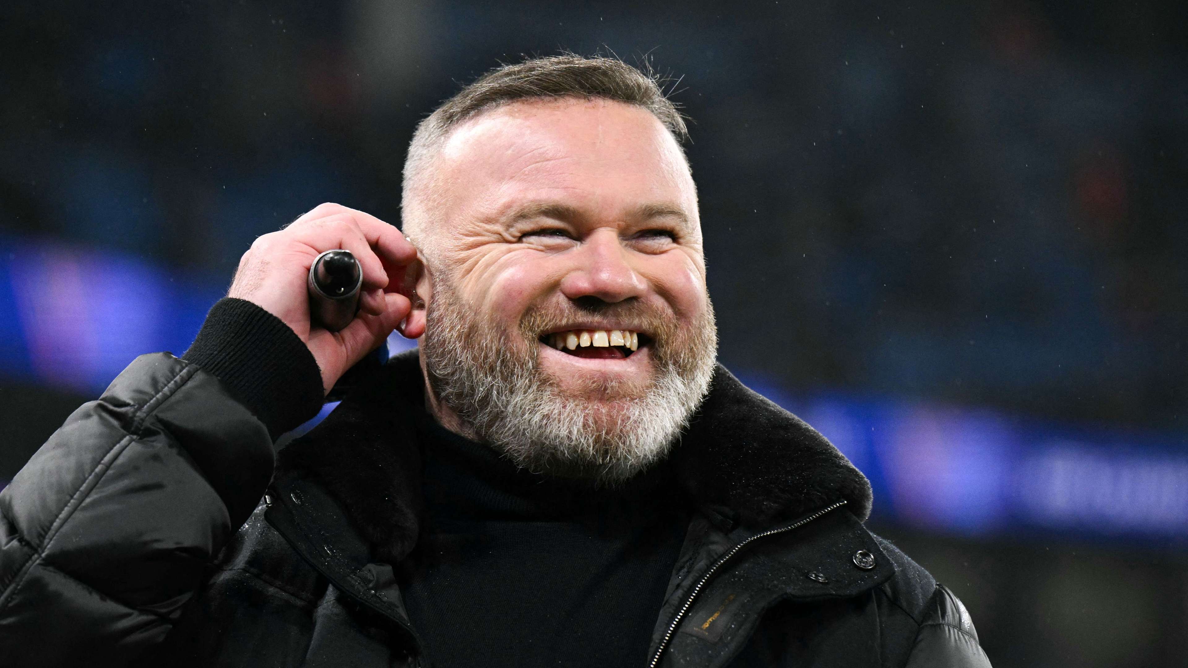 场上竞争的 场上竞争的