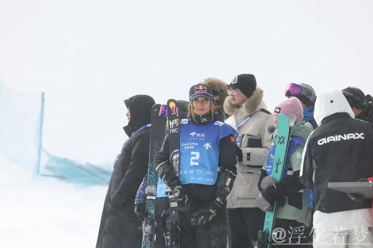 谷爱凌云顶站再创辉煌，斩获U型场地世界杯三连冠